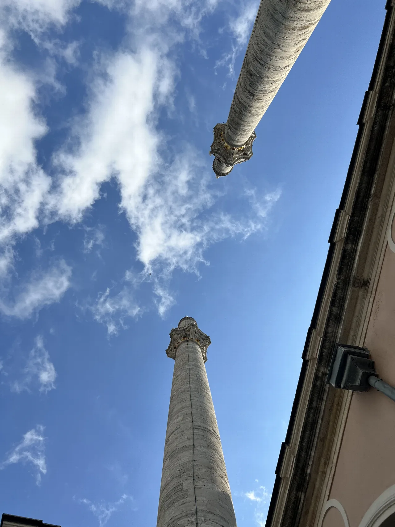 Obelisco de Teodosio elevándose sobre la plaza del antiguo Hipódromo.